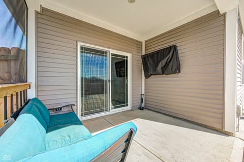 Outdoor living area at 1593 Fairmount Drive, Greenfield, IN