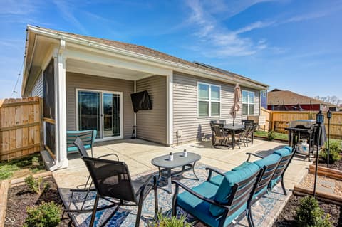 Outdoor living area at 1593 Fairmount Drive, Greenfield, IN