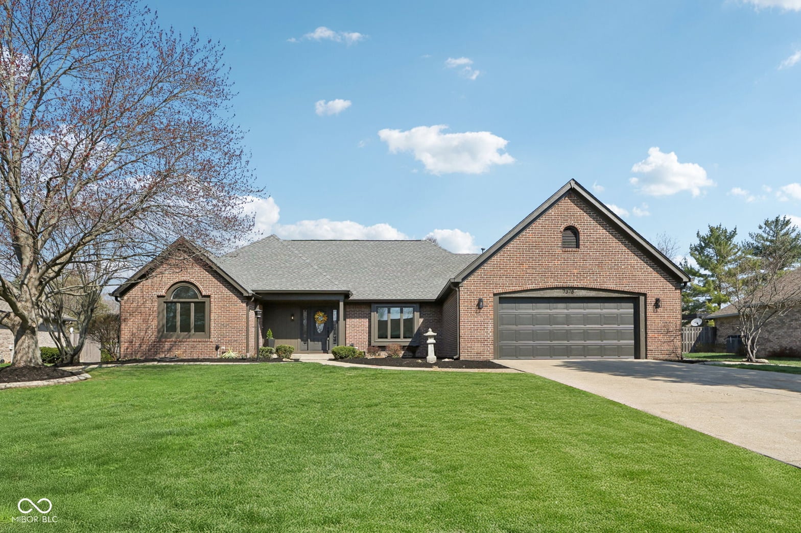 Photo of 7378 W Creekside Drive, New Palestine, IN
