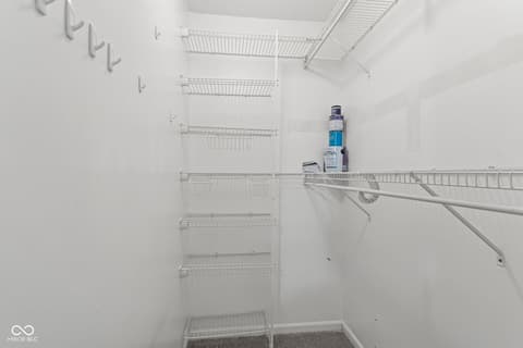 Walk In Closets — 6433 Southern Lakes Drive N, Indianapolis, IN