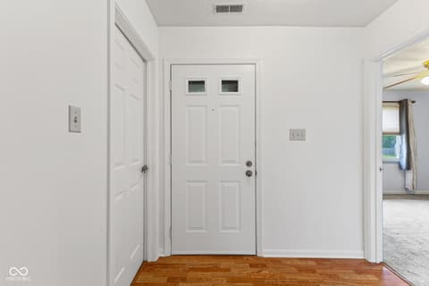 Foyer at 6433 Southern Lakes Drive N, Indianapolis, IN