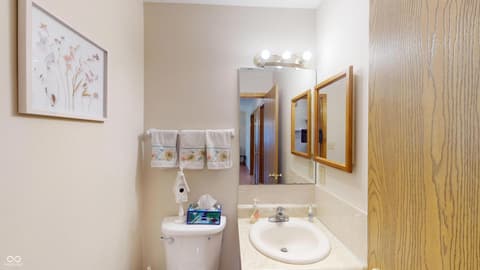 Photo of 413 Dangerfield Drive, Beech Grove, IN