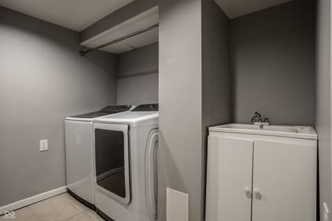 Laundry room at 116 W 49th Street, Indianapolis, IN