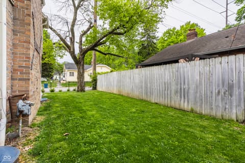 Yard at 116 W 49th Street, Indianapolis, IN
