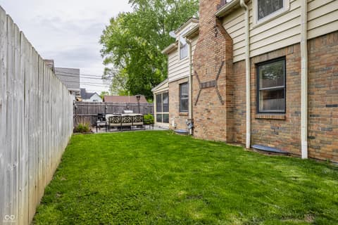 Yard at 116 W 49th Street, Indianapolis, IN