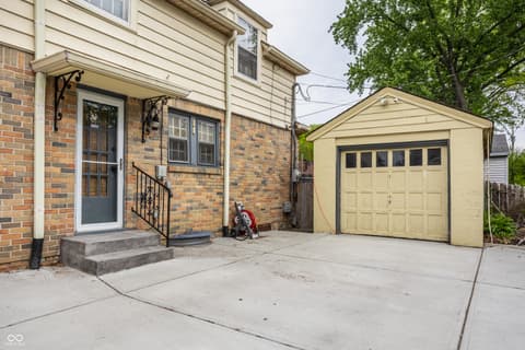 Garage at 116 W 49th Street, Indianapolis, IN