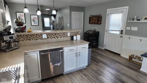 Photo of 1121 S Capitol Avenue, Indianapolis, IN