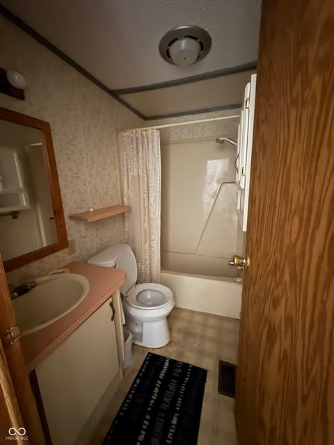 Photo of 3083 Van Bibber Lake Estate, Greencastle, IN