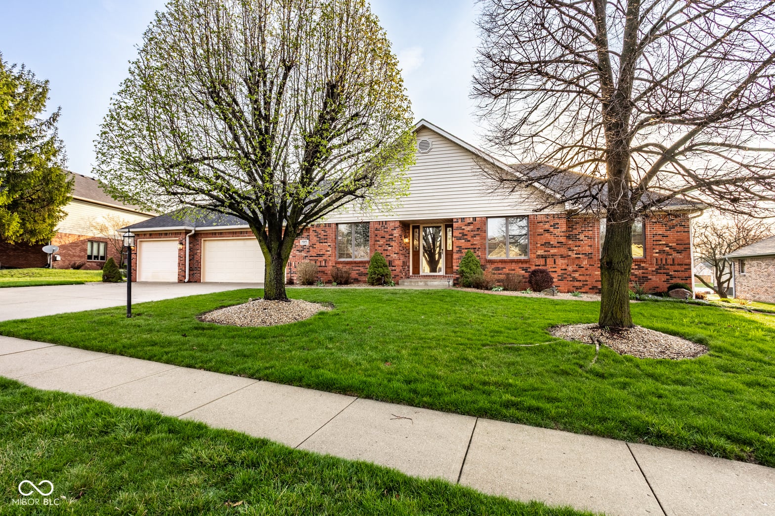 Front exterior at 7025 Hunters Ridge Drive, Plainfield, IN