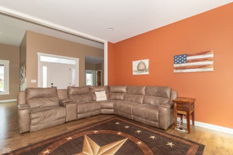 Photo of 1715 E Twin Oak Boulevard, Greenfield, IN
