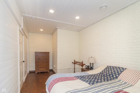 Photo of 1715 E Twin Oak Boulevard, Greenfield, IN
