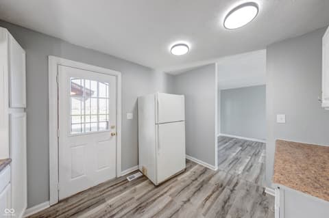 Photo of 2215 N Kenwood Avenue, Indianapolis, IN