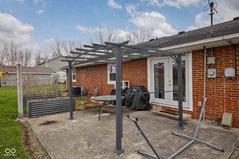 Photo of 244 E 75th Street, Anderson, IN