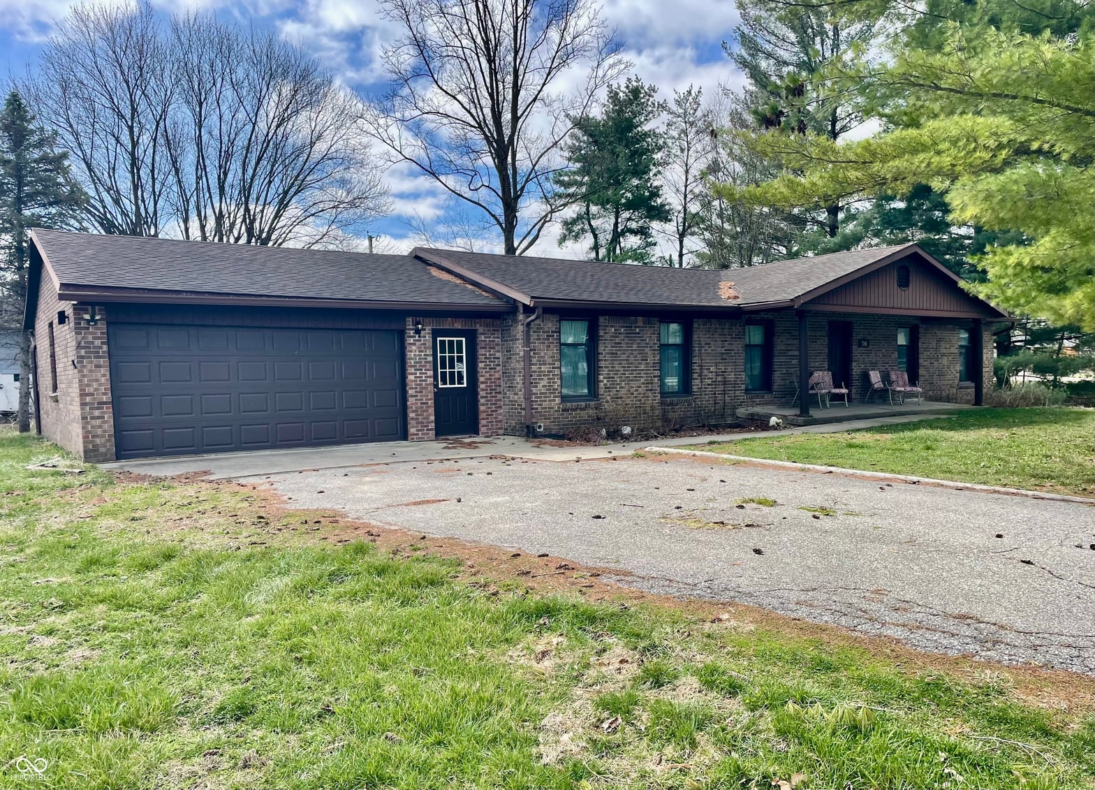 Front exterior at 700 Albin Pond Road, Greencastle, IN