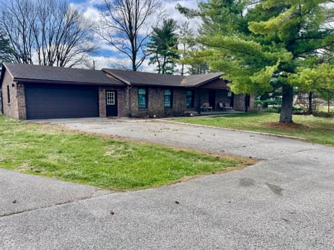 Front exterior at 700 Albin Pond Road, Greencastle, IN