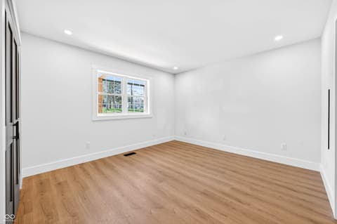 Photo of 301 Beech Road, North Vernon, IN