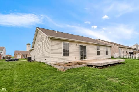 Photo of 3689 Indigo Blue Boulevard, Whitestown, IN