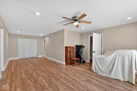 Photo of 330 Duck Creek Lane, Noblesville, IN