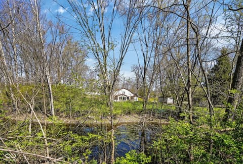 Photo of 330 Duck Creek Lane, Noblesville, IN