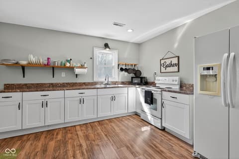 Photo of 330 Duck Creek Lane, Noblesville, IN