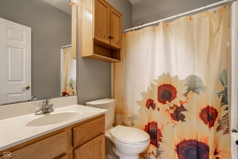 Photo of 995 Kirkpatrick Place, Greenfield, IN