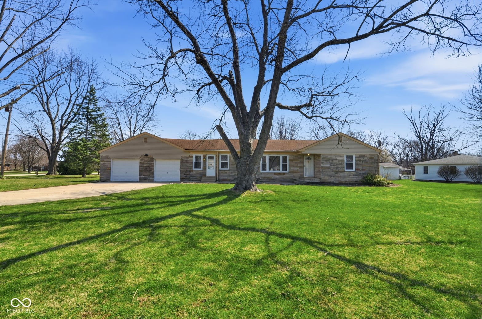 Photo of 371 S Hendricks Drive, Greenwood, IN