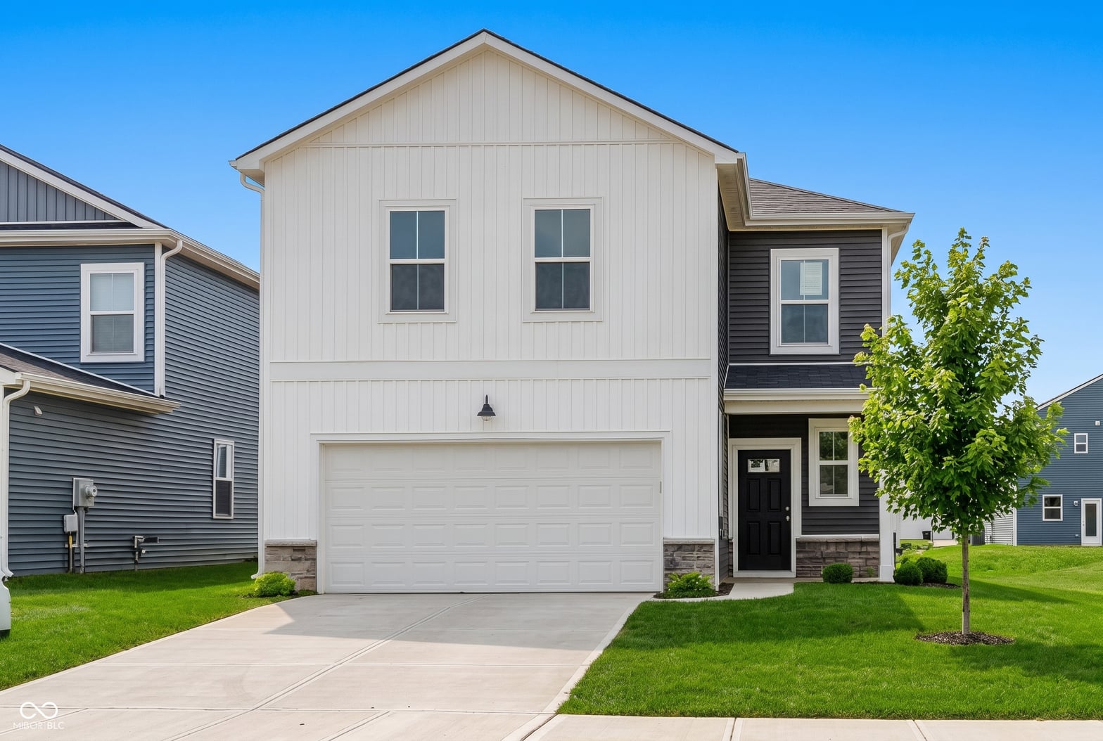 Photo of 3807 Sterling Drive, Whitestown, IN