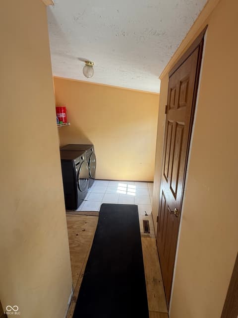 Hallway at 3363 Cessna Drive, Columbus, IN