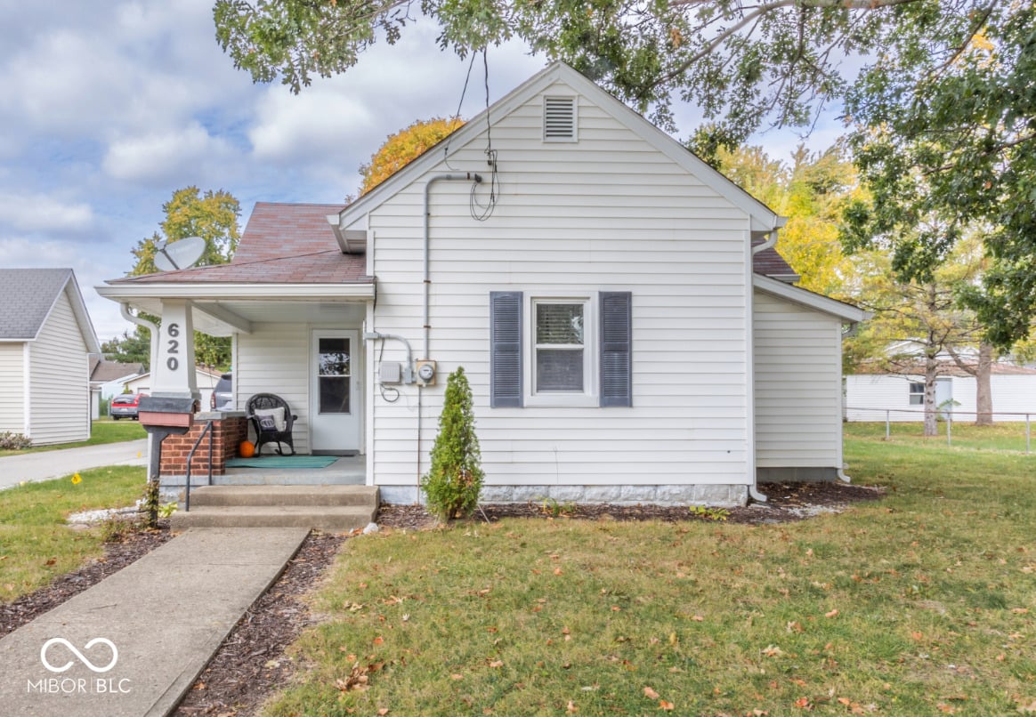 Photo of 620 Brewer Street, Whiteland, IN