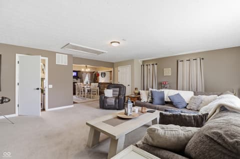 Living room at 6880 W 100 N, Greenfield, IN