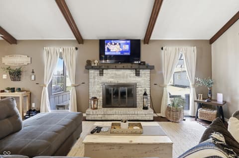 Living room at 6880 W 100 N, Greenfield, IN
