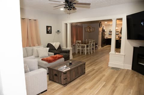 Living room at 523 W Pearl Street, Lebanon, IN