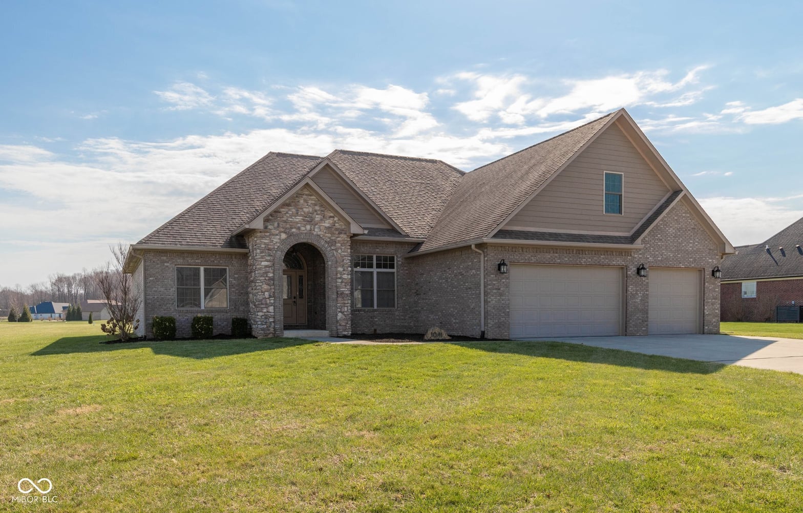 Photo of 1041 Golden Leaf Drive, Martinsville, IN