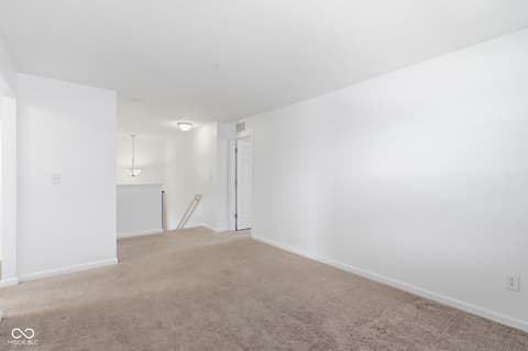 Photo of 5760 White Pine Road, Whitestown, IN