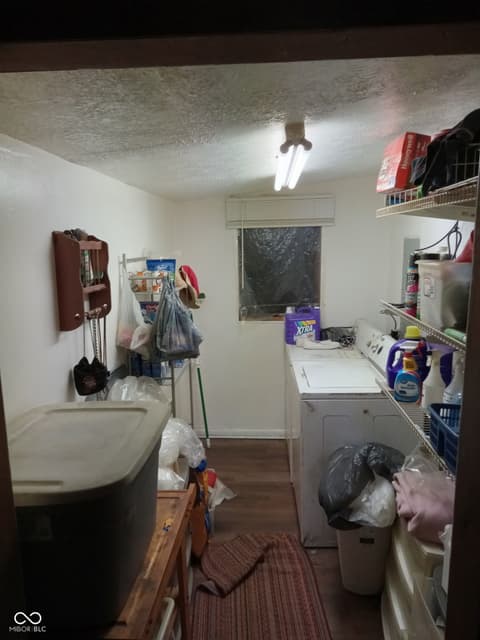 Laundry room at 501 W Jefferson Street, Spencer, IN