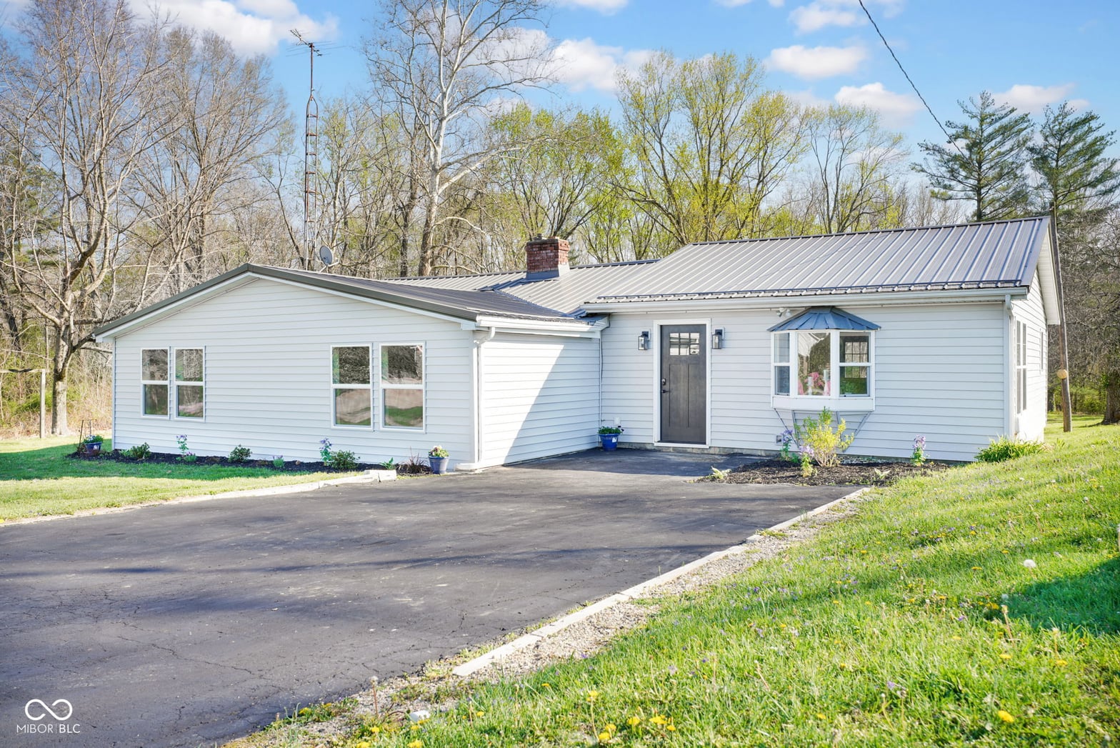 Front exterior at 8311 W Old Nashville Road, Columbus, IN