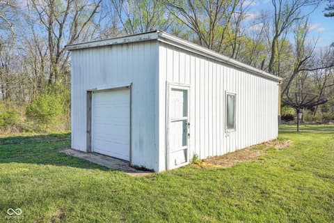 Garage at 8311 W Old Nashville Road, Columbus, IN