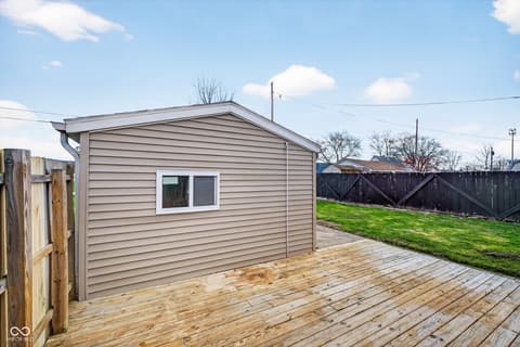 Outdoor living area at 2107 S B Street, Elwood, IN