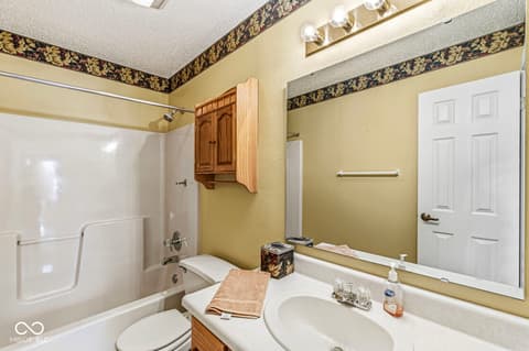 Photo of 1914 Cross Willow Lane, Indianapolis, IN