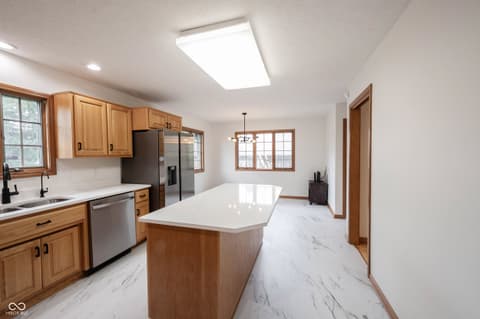 Photo of 825 Eastgate Drive, Anderson, IN