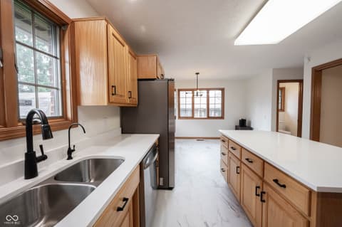 Photo of 825 Eastgate Drive, Anderson, IN