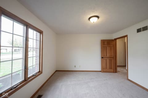 Photo of 825 Eastgate Drive, Anderson, IN