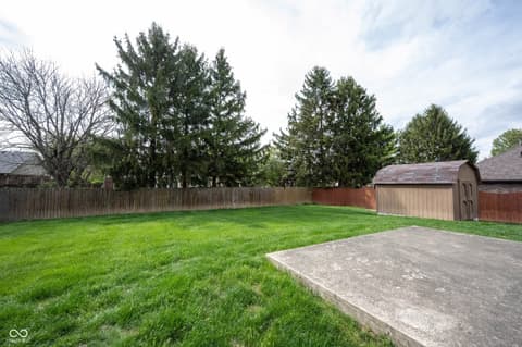 Yard at 825 Eastgate Drive, Anderson, IN