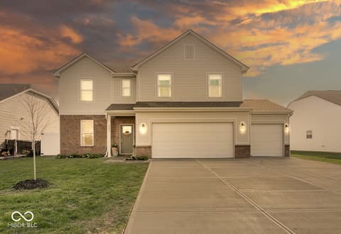 Front exterior at 923 Aurora Lane, Franklin, IN