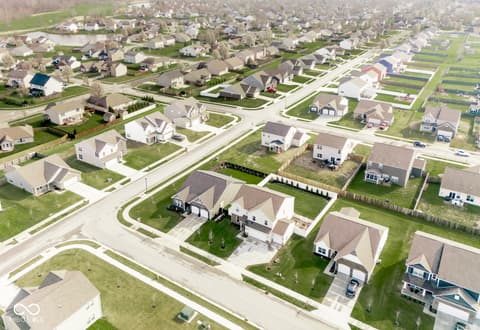 Aerial view at 923 Aurora Lane, Franklin, IN