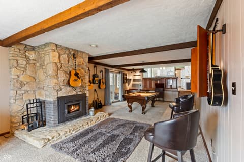 Family room at 302 Maple Court, Greenfield, IN
