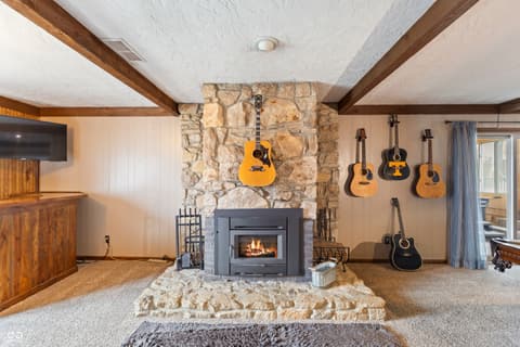 Family room at 302 Maple Court, Greenfield, IN
