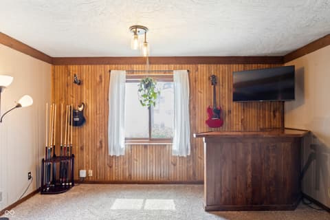 Family room at 302 Maple Court, Greenfield, IN