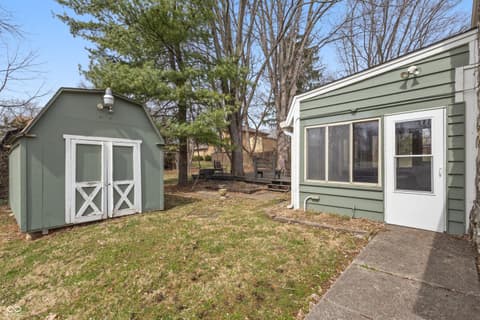 Yard at 302 Maple Court, Greenfield, IN