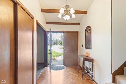 Foyer at 302 Maple Court, Greenfield, IN